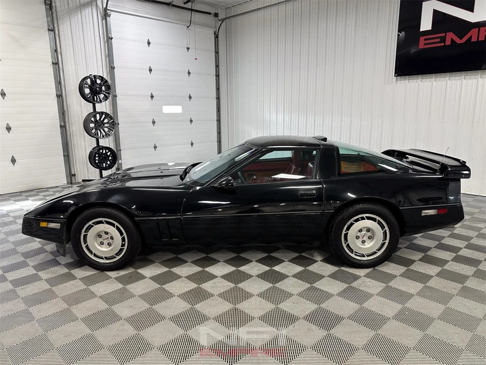 1987 Chevrolet Corvette C4 - Image 2 of 31