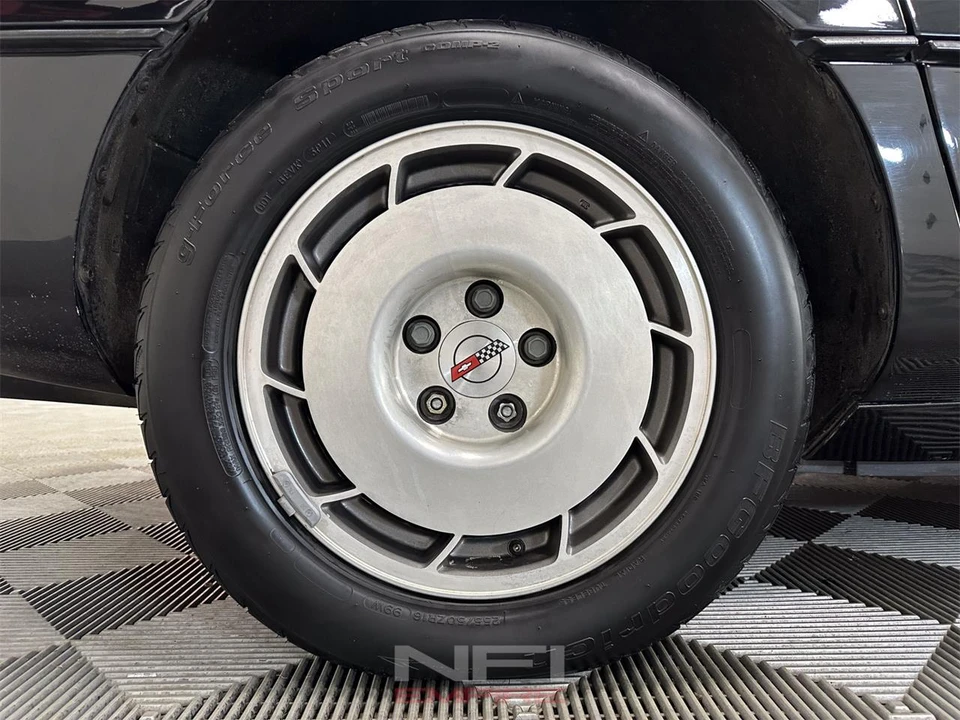 1987 Chevrolet Corvette C4 - Image 18 of 31