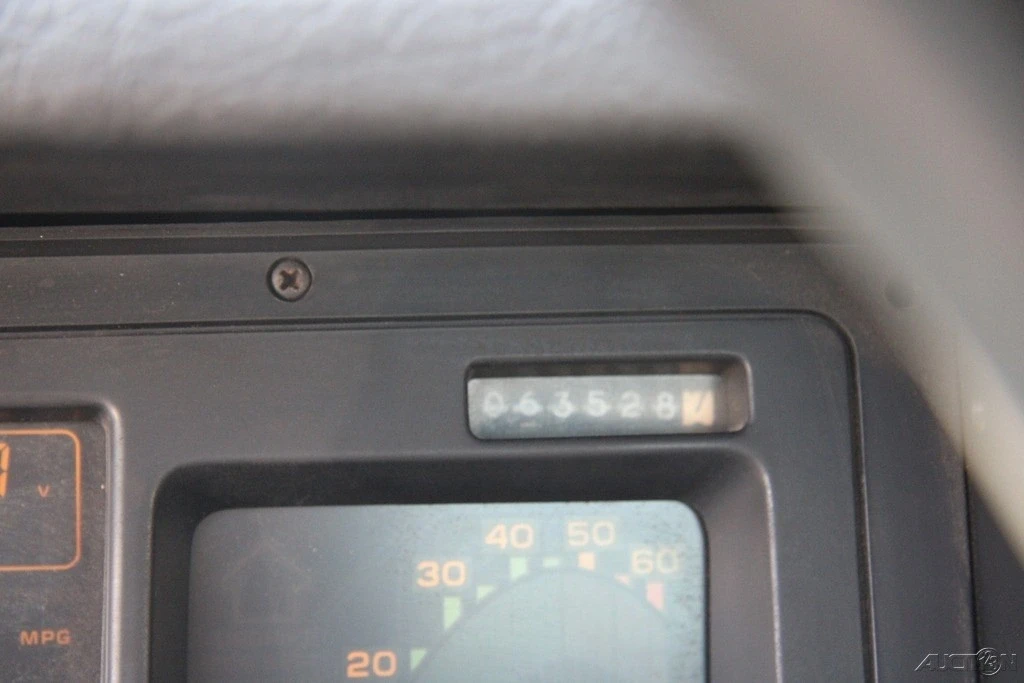 1987 Chevrolet Corvette C4 - Image 15 of 21
