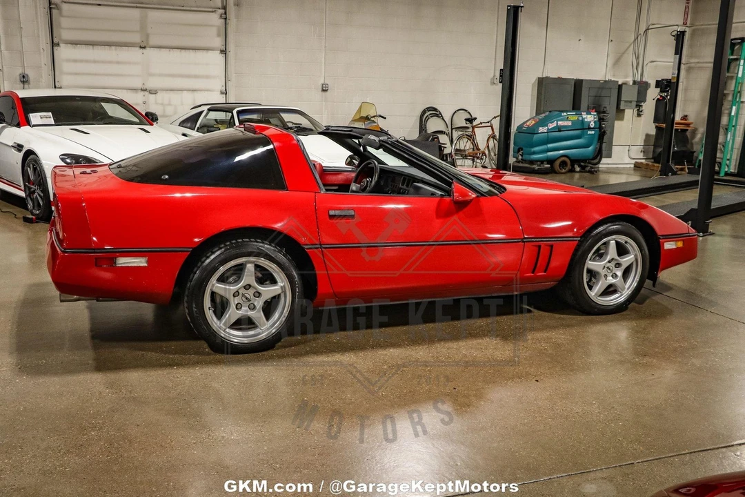 1987 Chevrolet Corvette - Image 17 of 31