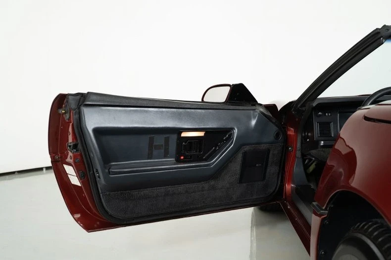 1987 Chevrolet Corvette C4 - Image 20 of 21