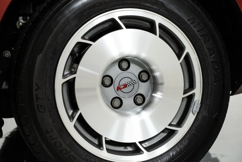 1987 Chevrolet Corvette C4 - Image 8 of 21