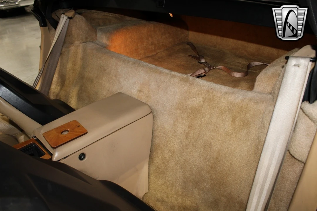 1987 Chevrolet Corvette C4 - Image 10 of 12