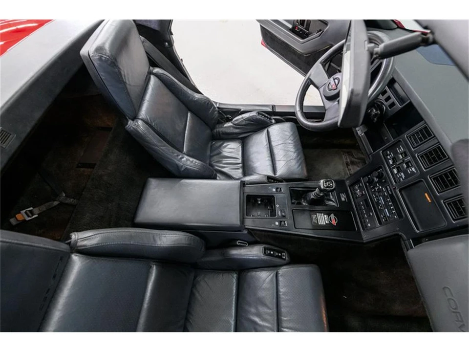 1987 Chevrolet Corvette C4 - Image 16 of 31
