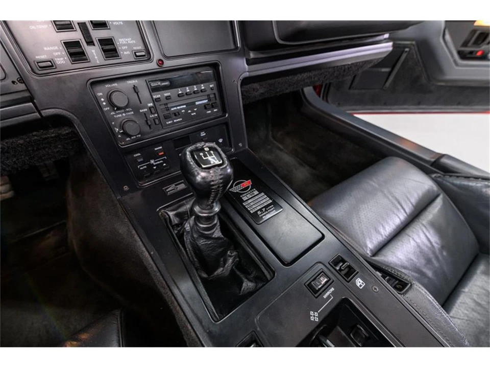 1987 Chevrolet Corvette C4 - Image 23 of 31