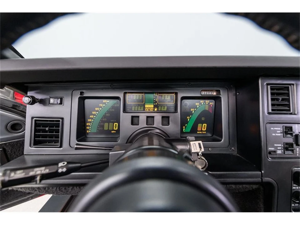 1987 Chevrolet Corvette C4 - Image 24 of 31