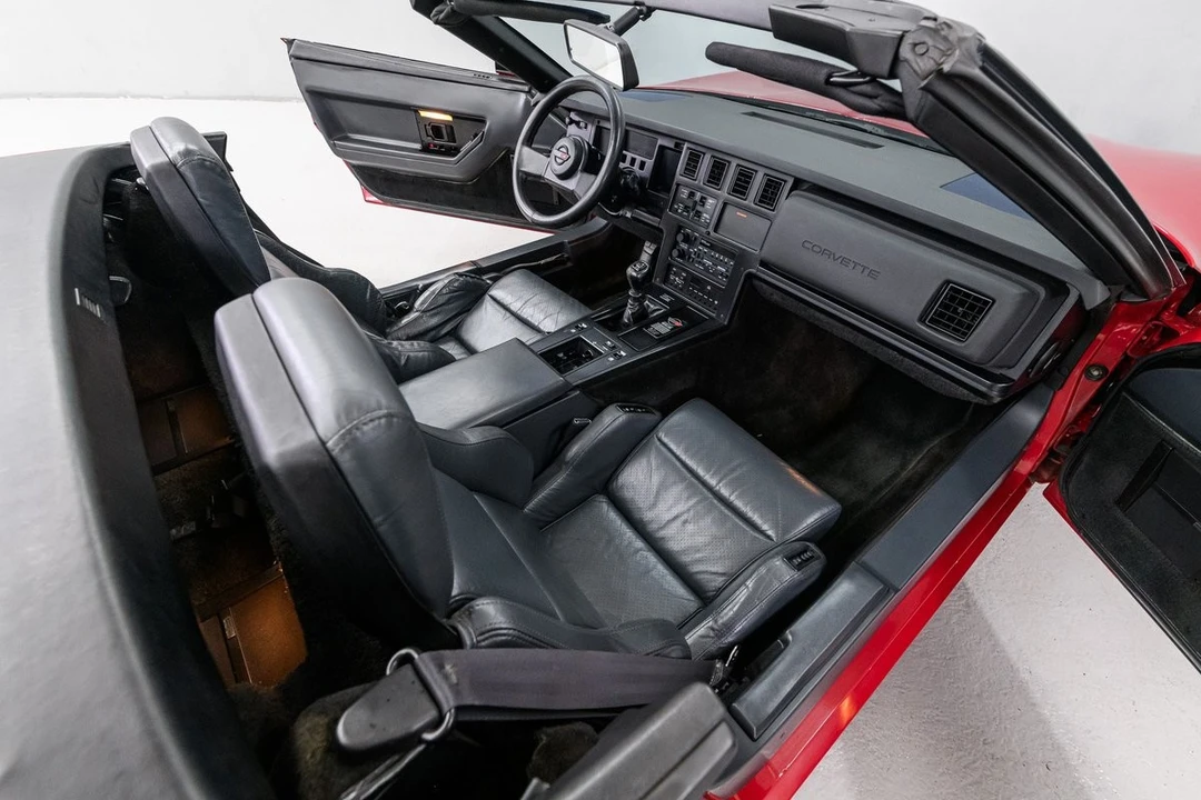 1987 Chevrolet Corvette C4 - Image 15 of 31
