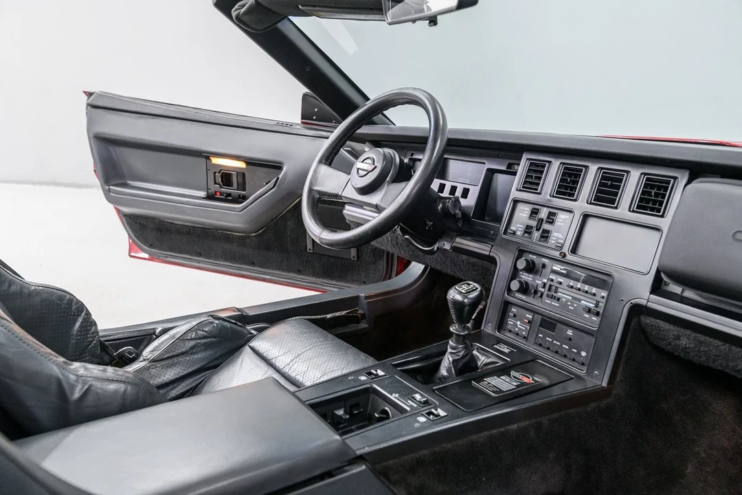 1987 Chevrolet Corvette C4 - Image 18 of 31