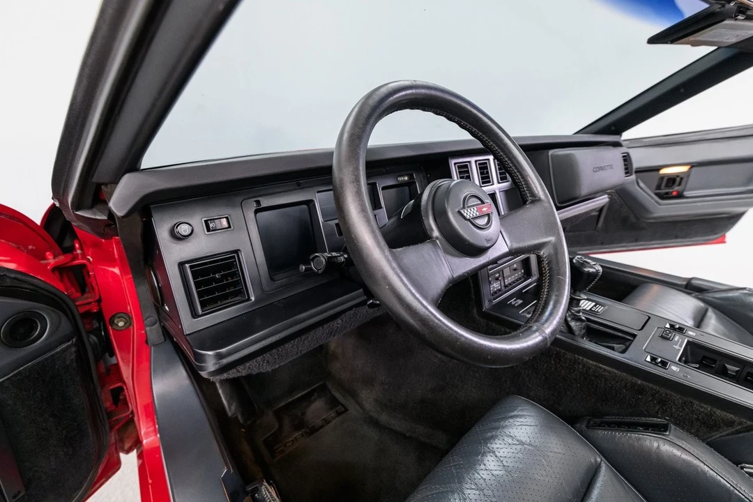 1987 Chevrolet Corvette C4 - Image 21 of 31