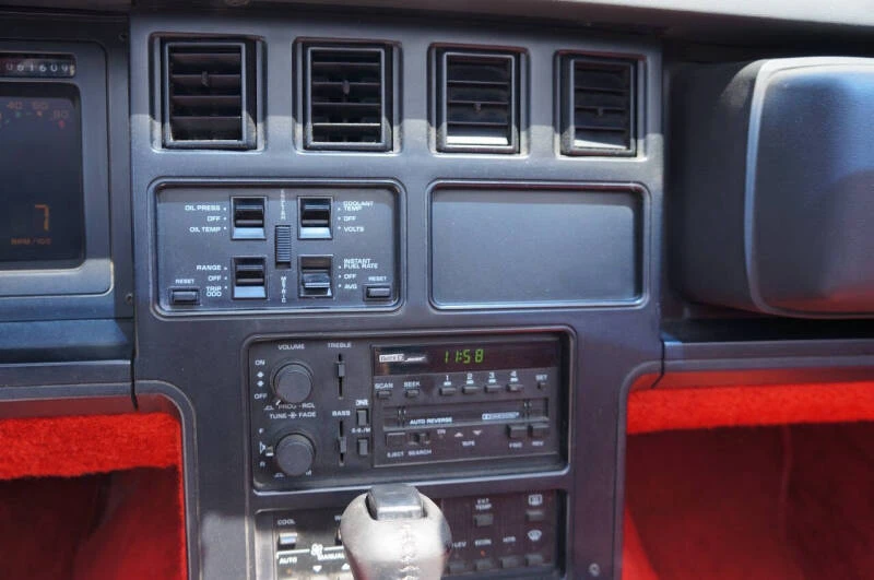 1987 Chevrolet Corvette C4 - Image 15 of 24