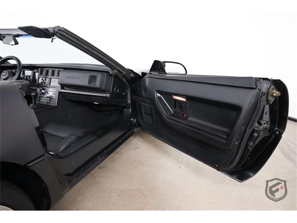 1987 Chevrolet Corvette C4 - Image 25 of 31