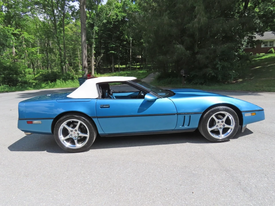 1987 Chevrolet Corvette C4 - Image 8 of 31