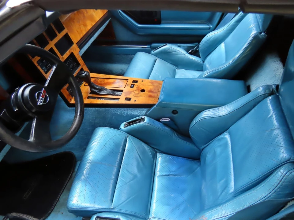 1987 Chevrolet Corvette C4 - Image 24 of 31
