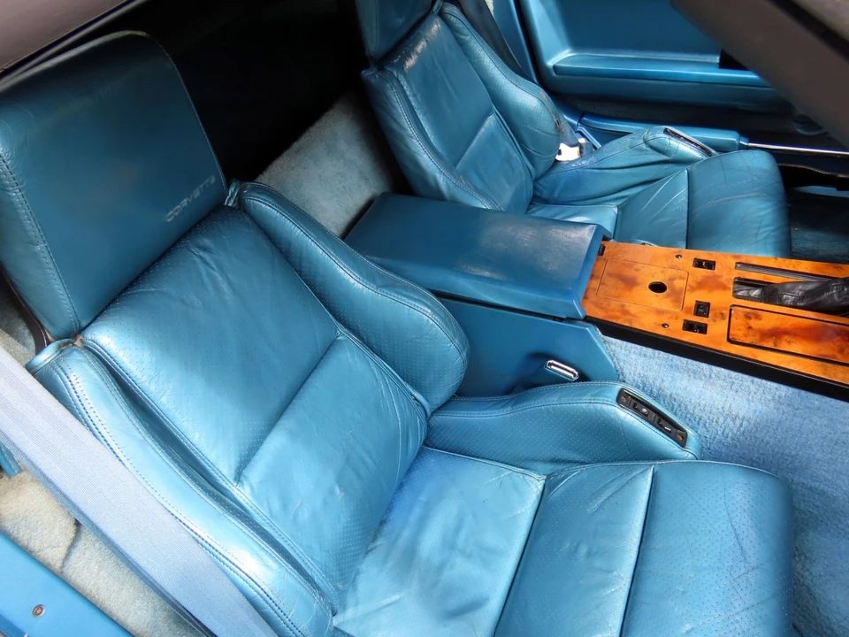 1987 Chevrolet Corvette C4 - Image 30 of 31