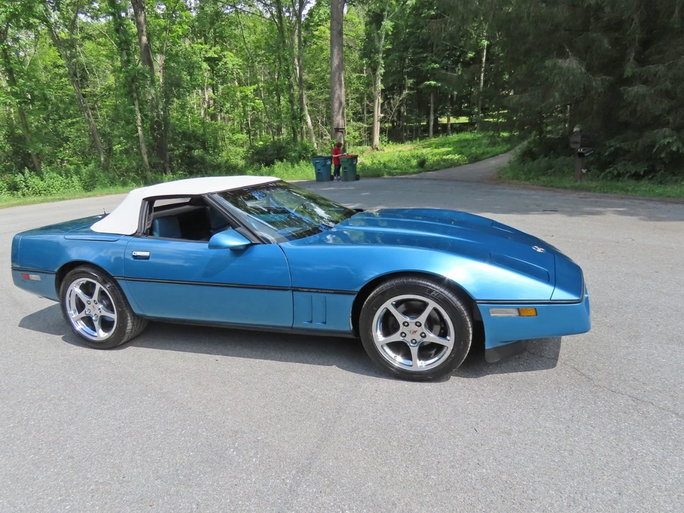 1987 Chevrolet Corvette C4 - Image 13 of 31