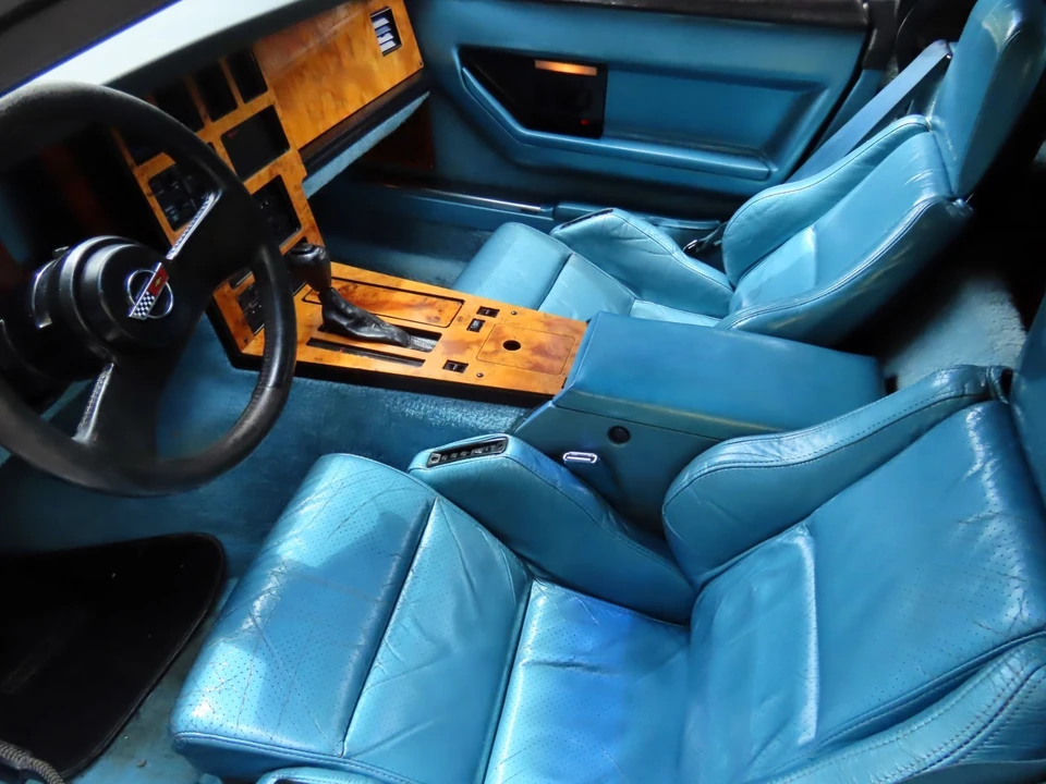 1987 Chevrolet Corvette C4 - Image 22 of 31