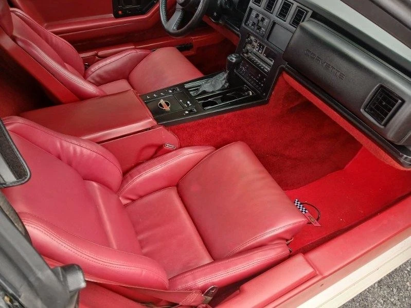 1987 Chevrolet Corvette C4 - Image 13 of 14