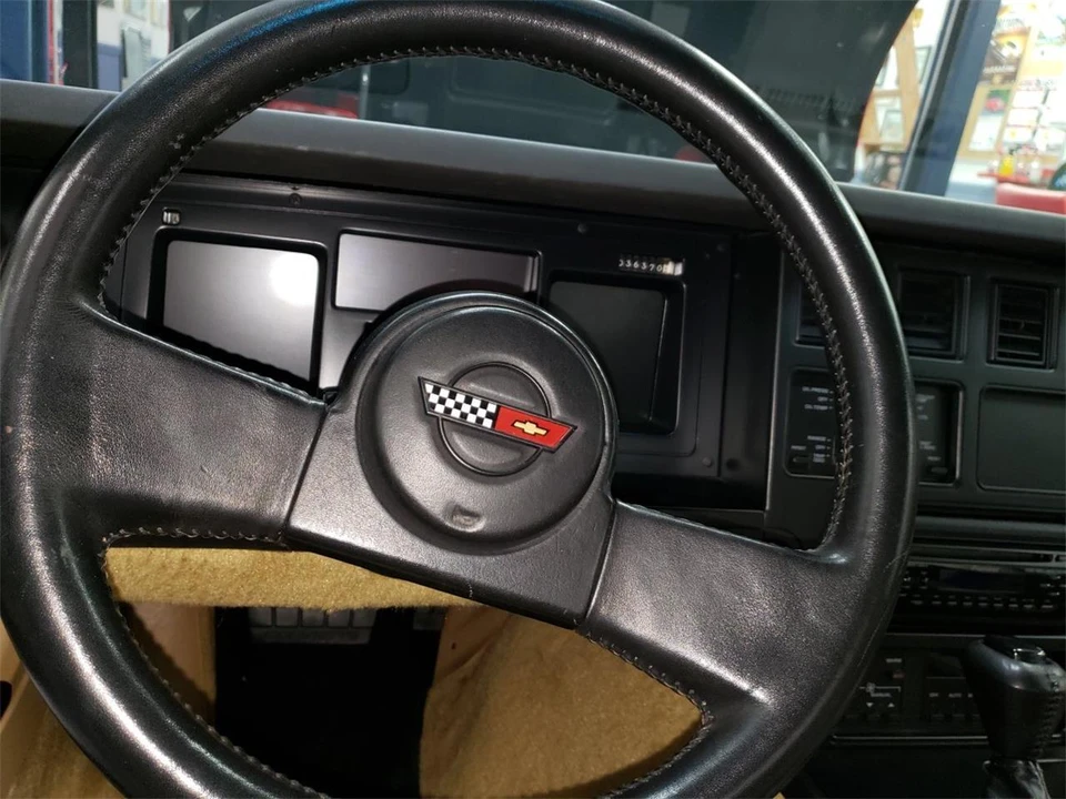 1987 Chevrolet Corvette C4 - Image 26 of 31