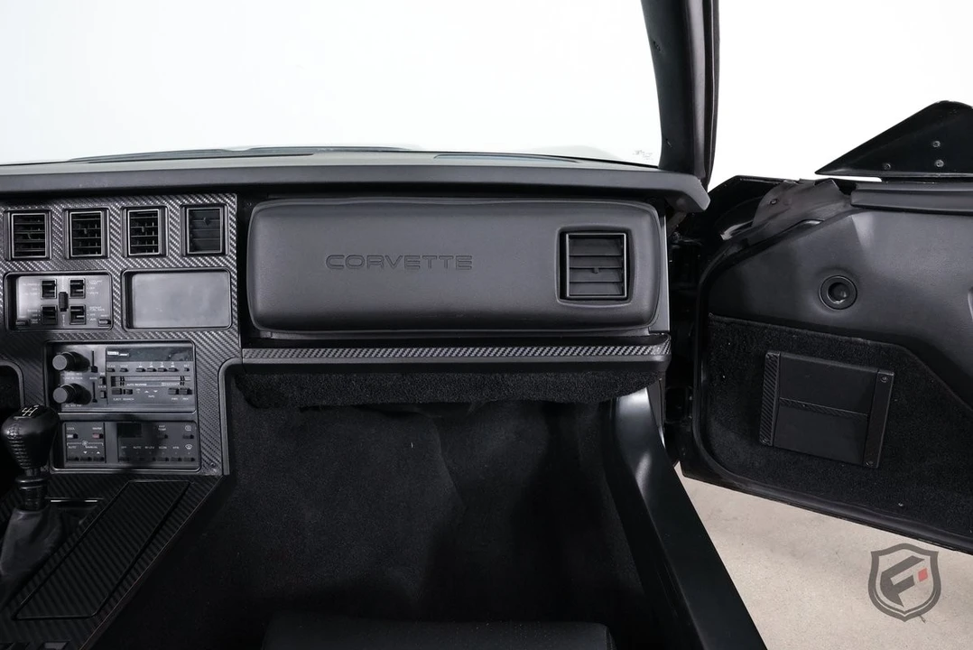 1987 Chevrolet Corvette C4 - Image 28 of 31
