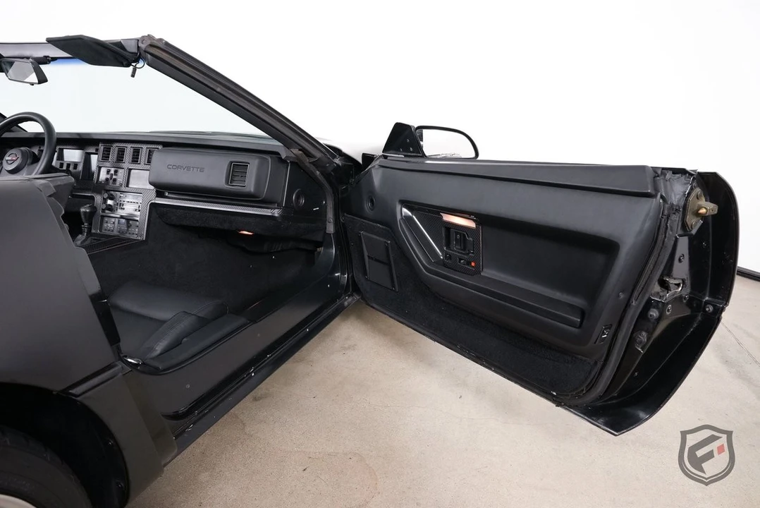 1987 Chevrolet Corvette C4 - Image 25 of 31