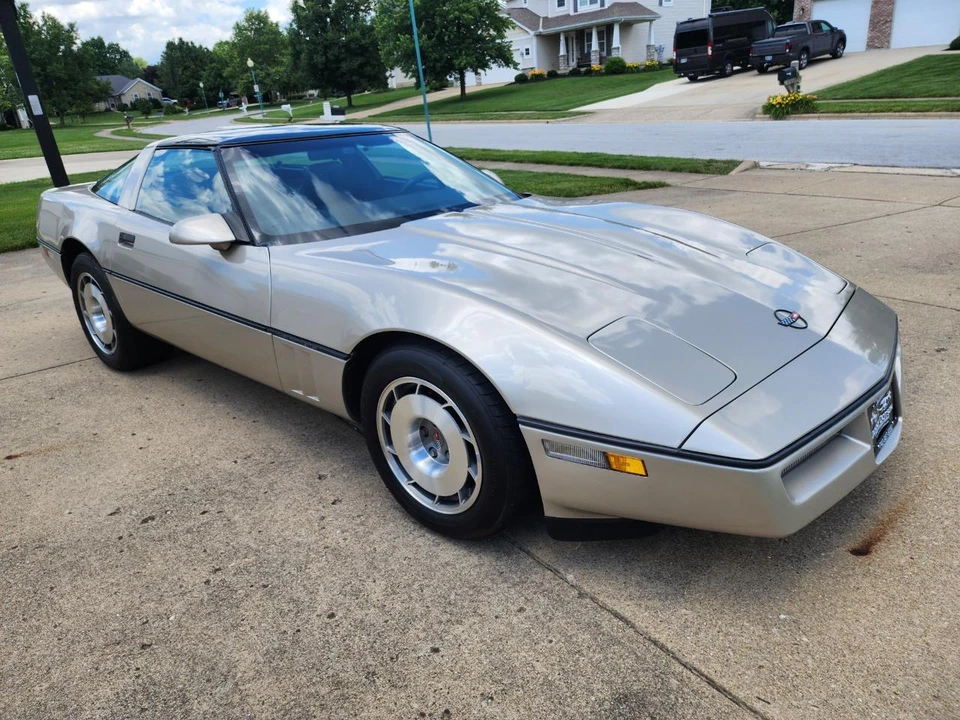 1987 Chevrolet Corvette C4 - Image 8 of 31
