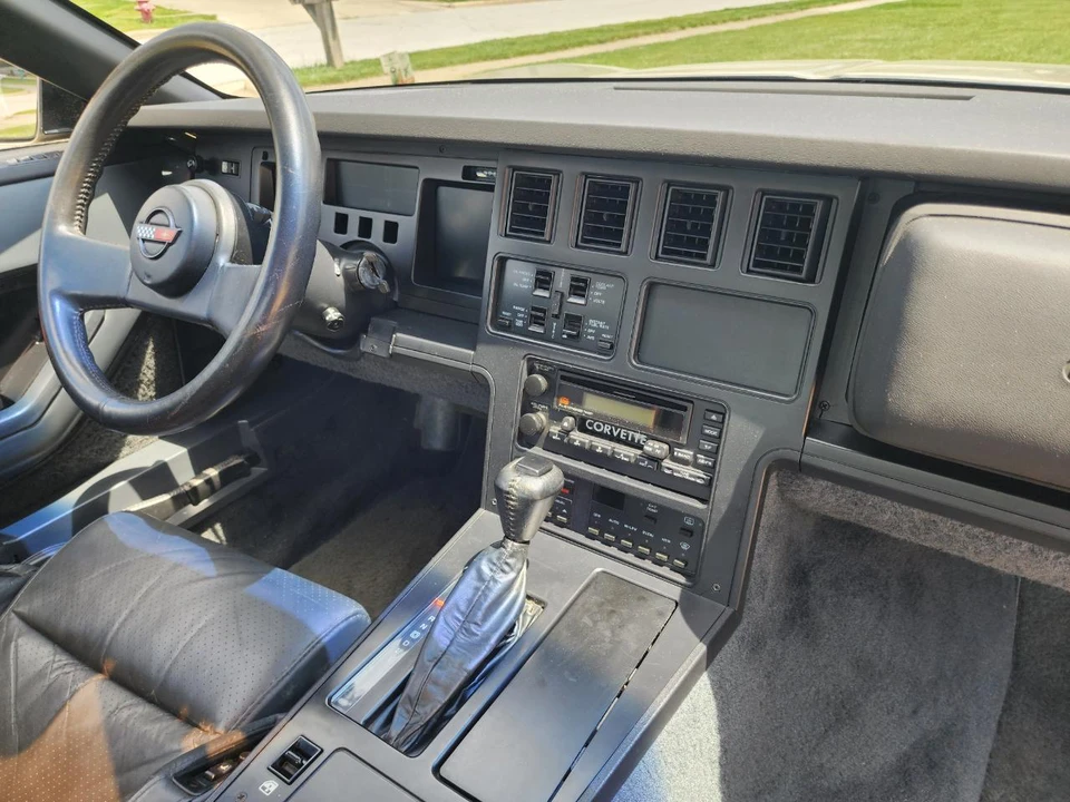 1987 Chevrolet Corvette C4 - Image 12 of 31