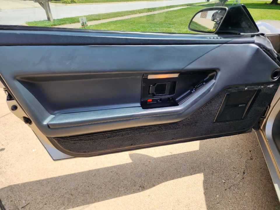 1987 Chevrolet Corvette C4 - Image 17 of 31