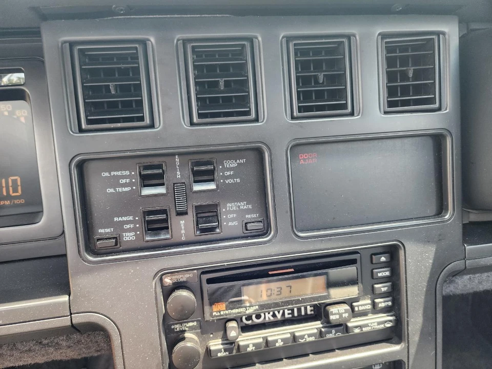 1987 Chevrolet Corvette C4 - Image 20 of 31