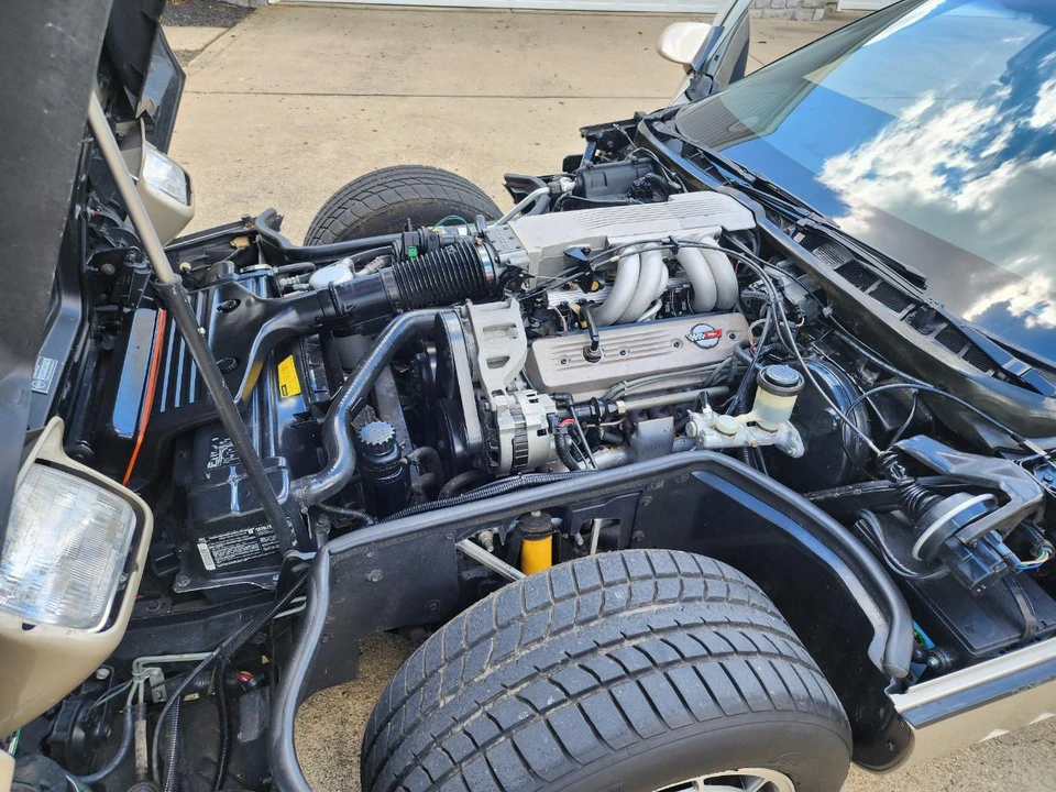 1987 Chevrolet Corvette C4 - Image 25 of 31