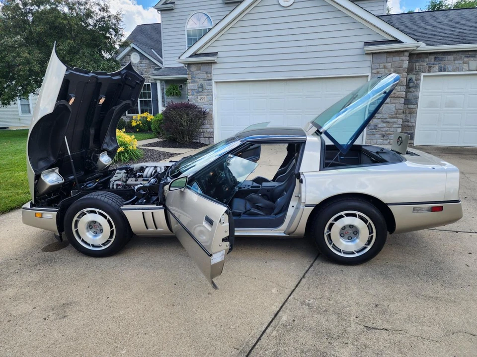 1987 Chevrolet Corvette C4 - Image 27 of 31