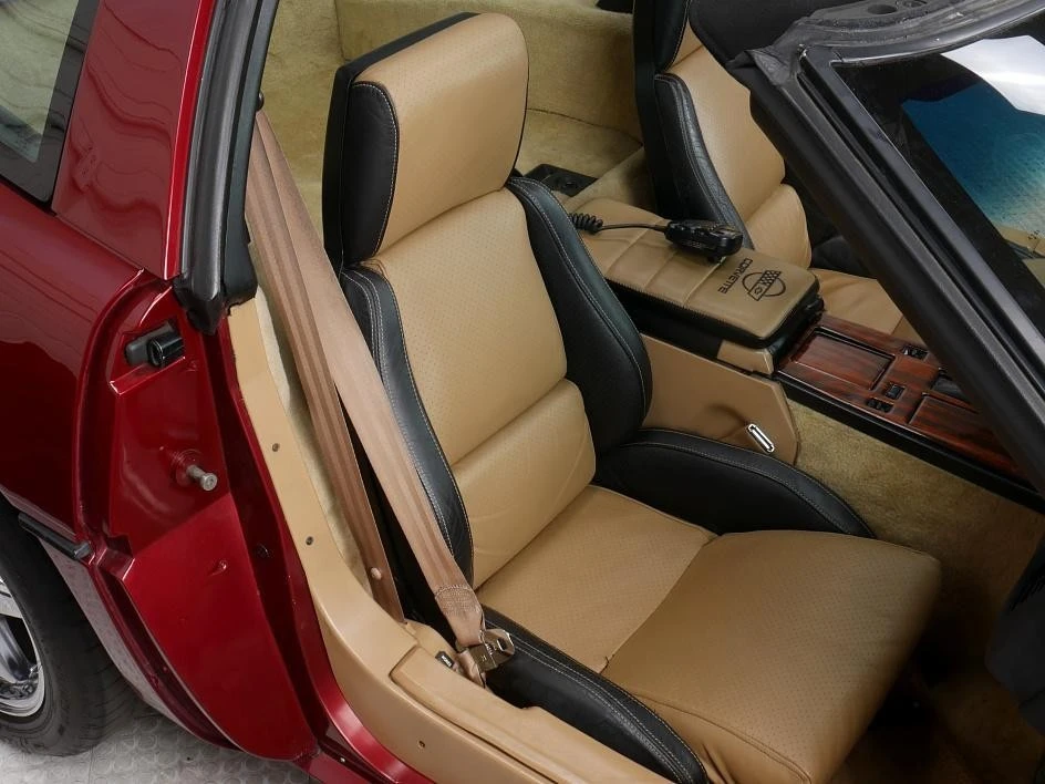 1987 Chevrolet Corvette C4 - Image 30 of 31