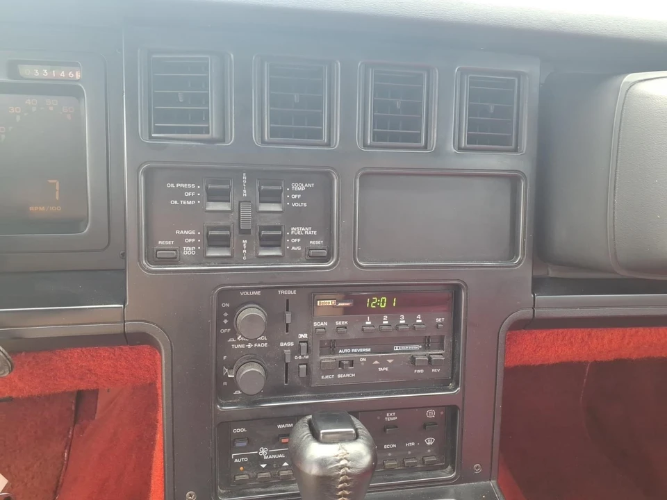 1987 Chevrolet Corvette C4 - Image 12 of 20