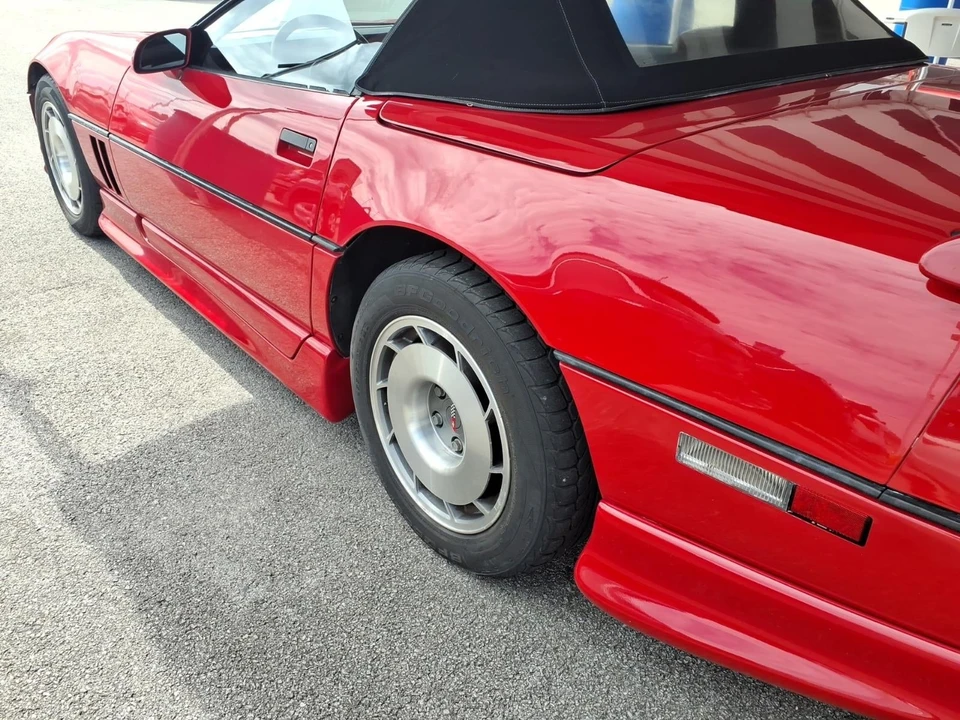 1987 Chevrolet Corvette C4 - Image 18 of 20