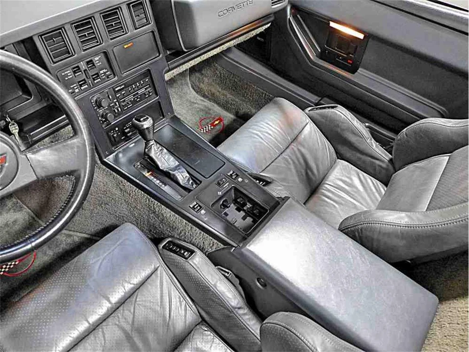 1987 Chevrolet Corvette C4 - Image 14 of 31