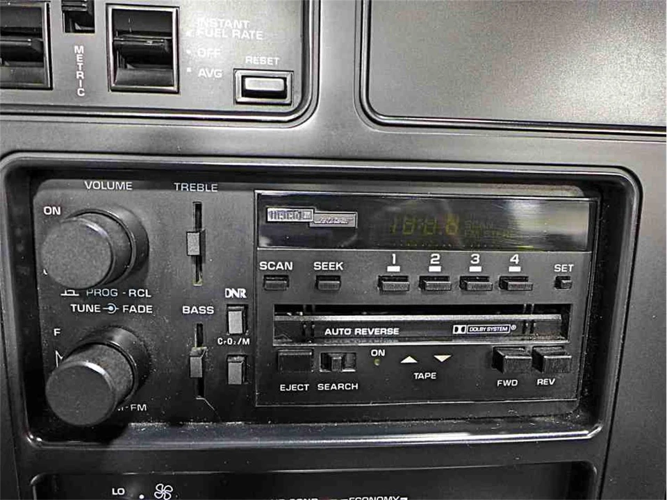 1987 Chevrolet Corvette C4 - Image 16 of 31