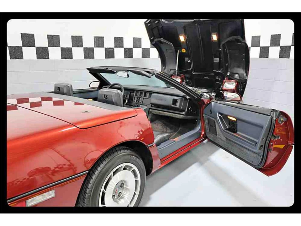 1987 Chevrolet Corvette C4 - Image 26 of 31