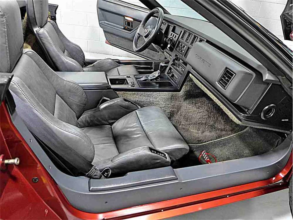 1987 Chevrolet Corvette C4 - Image 28 of 31