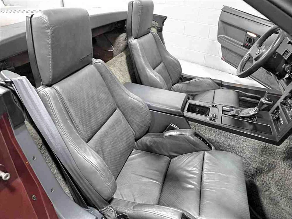 1987 Chevrolet Corvette C4 - Image 30 of 31