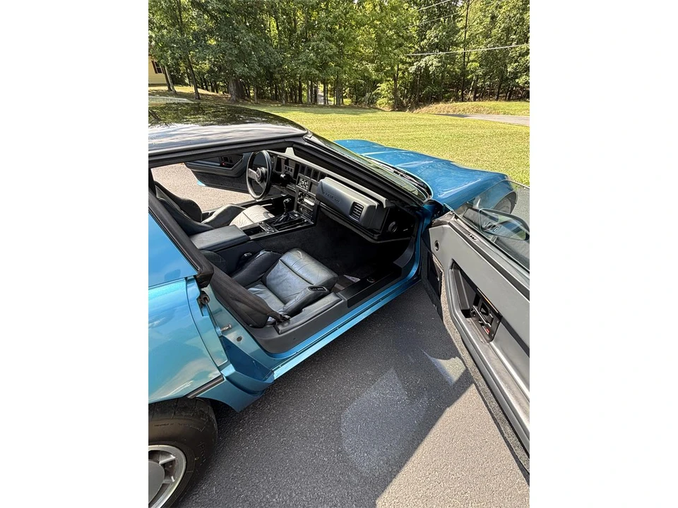 1987 Chevrolet Corvette C4 - Image 9 of 17
