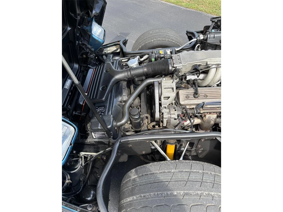 1987 Chevrolet Corvette C4 - Image 14 of 17