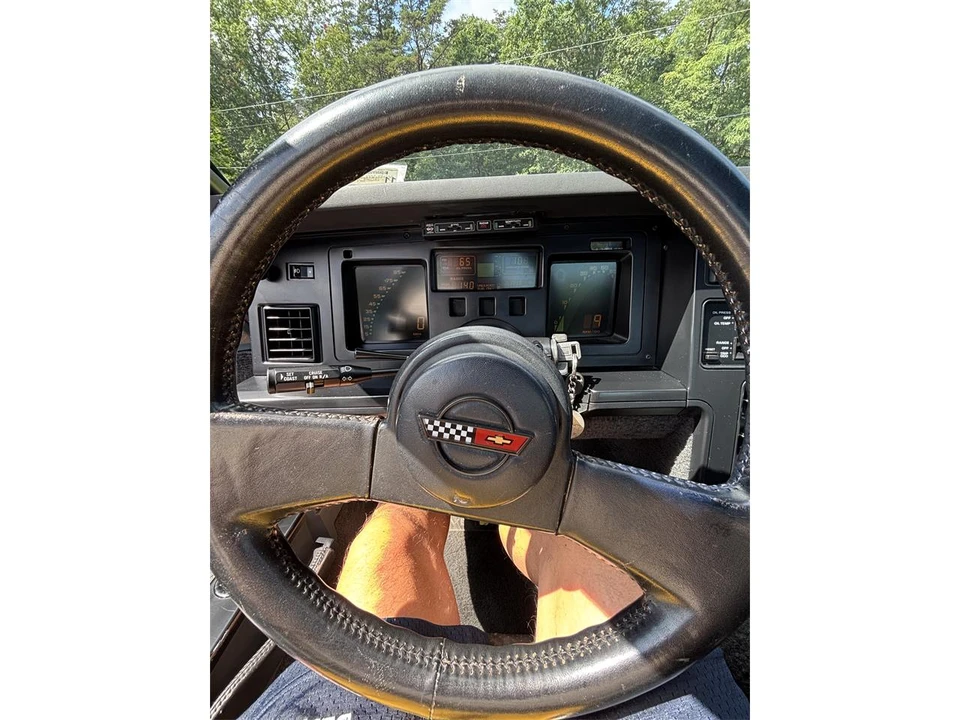 1987 Chevrolet Corvette C4 - Image 12 of 17