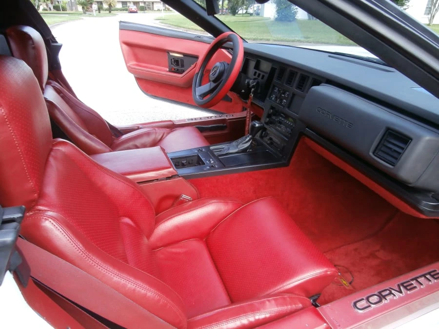 1987 Chevrolet Corvette C4 - Image 6 of 12