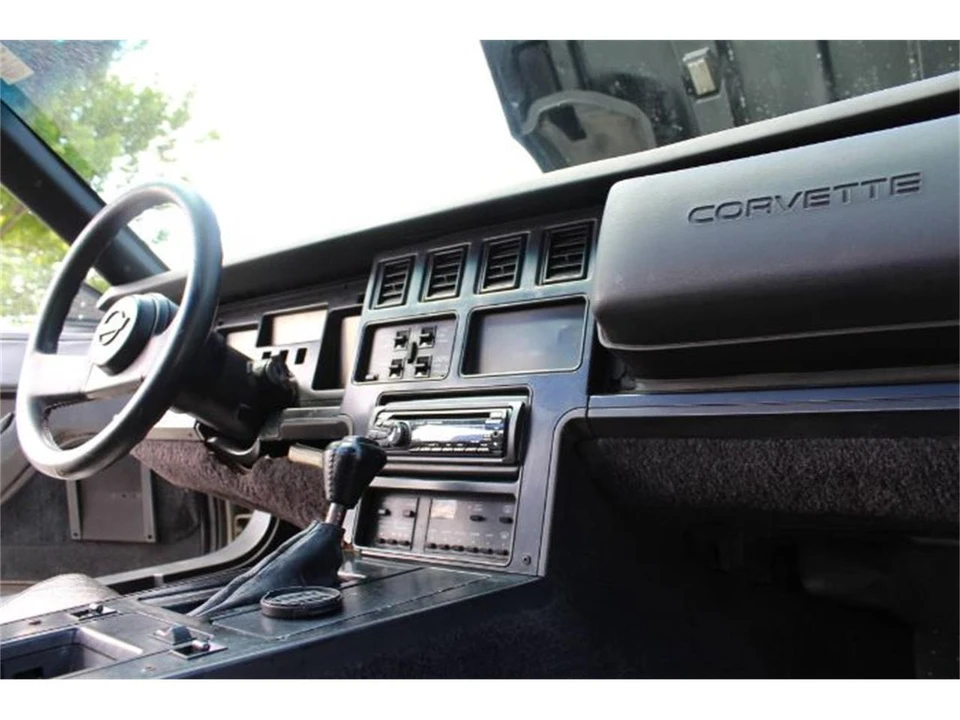 1987 Chevrolet Corvette C4 - Image 19 of 23