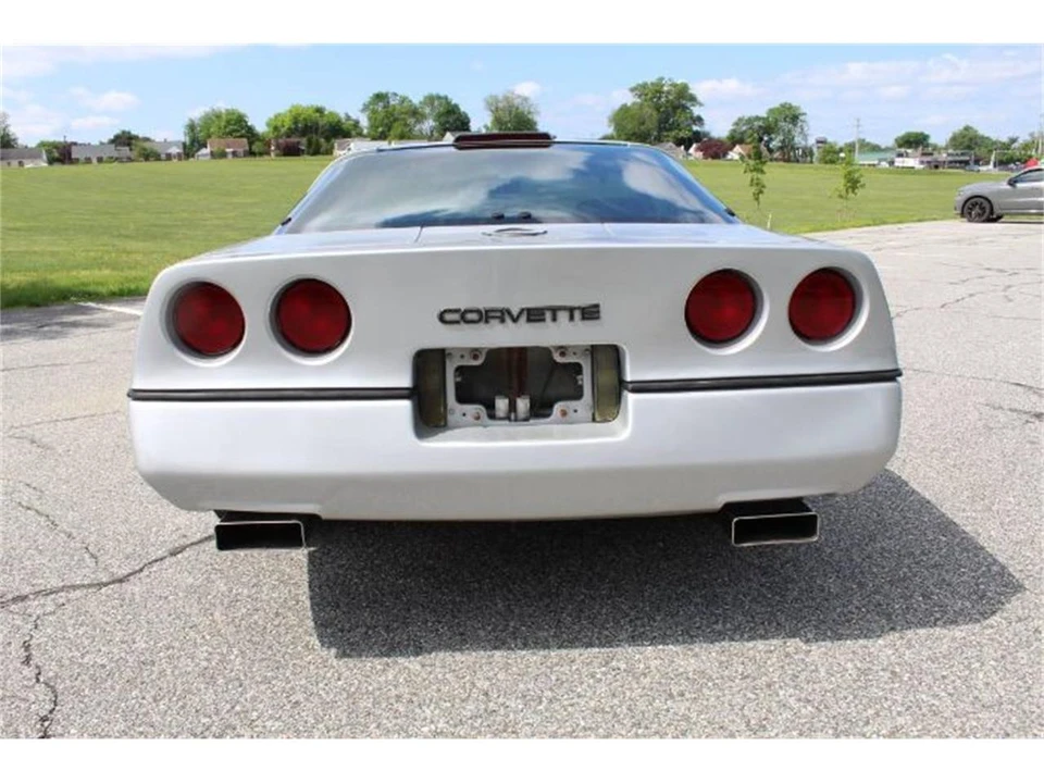 1987 Chevrolet Corvette C4 - Image 18 of 23