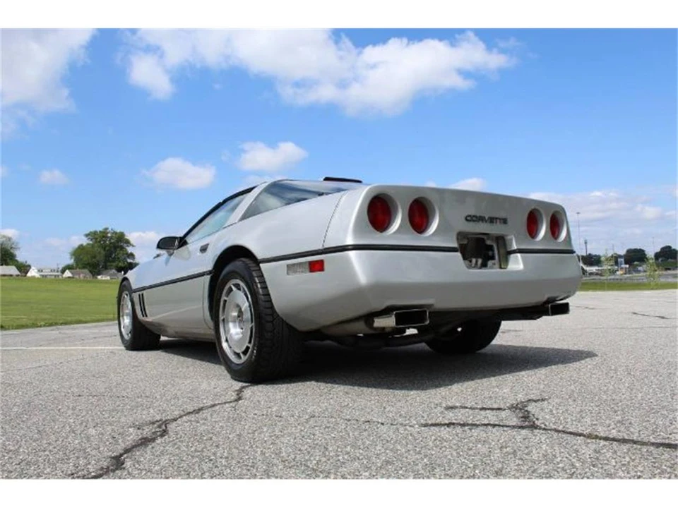 1987 Chevrolet Corvette C4 - Image 20 of 23