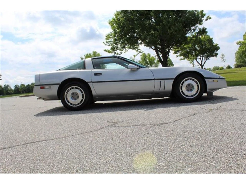 1987 Chevrolet Corvette C4 - Image 14 of 23