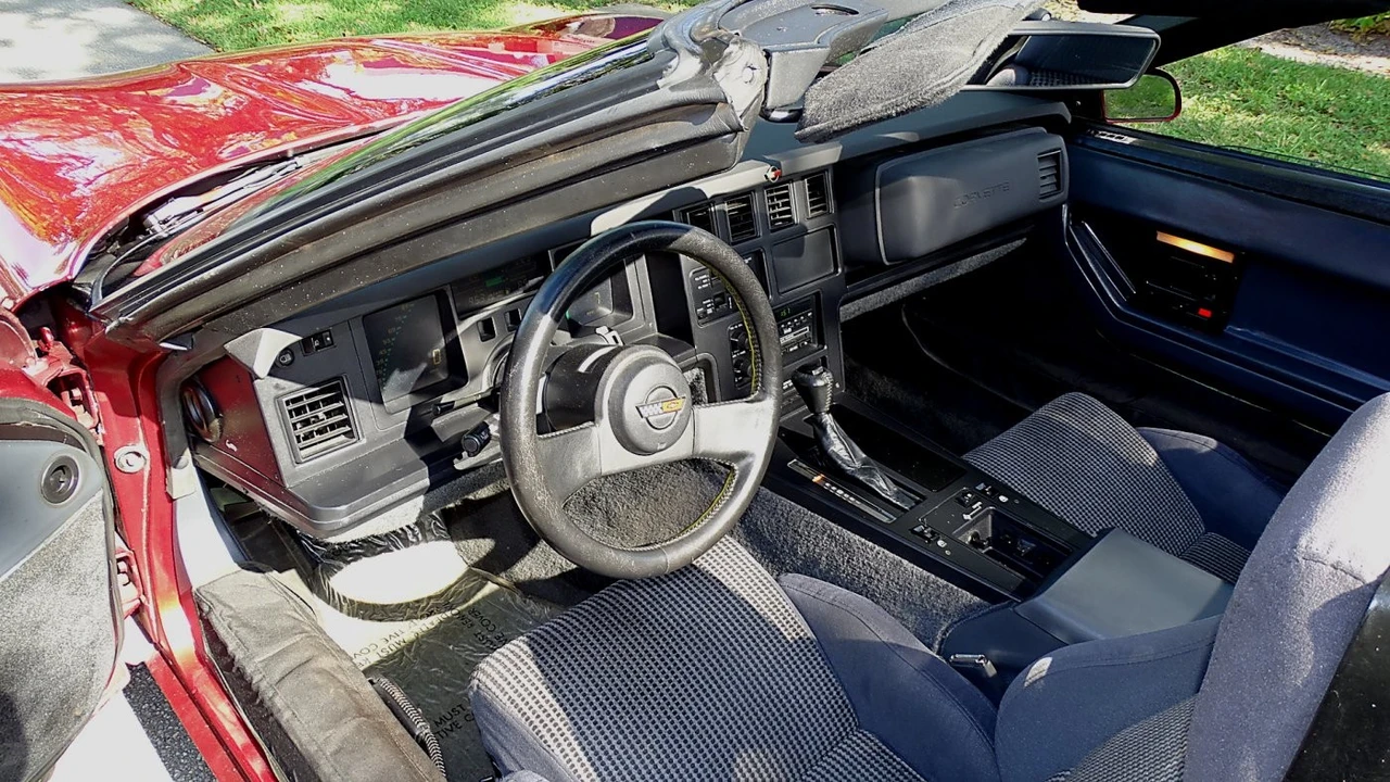 1987 Chevrolet Corvette C4 - Image 15 of 19
