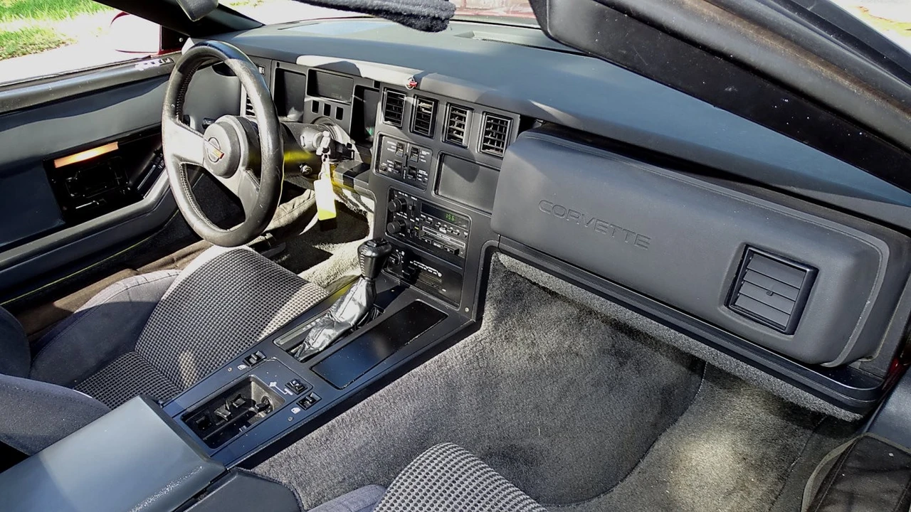 1987 Chevrolet Corvette C4 - Image 12 of 19