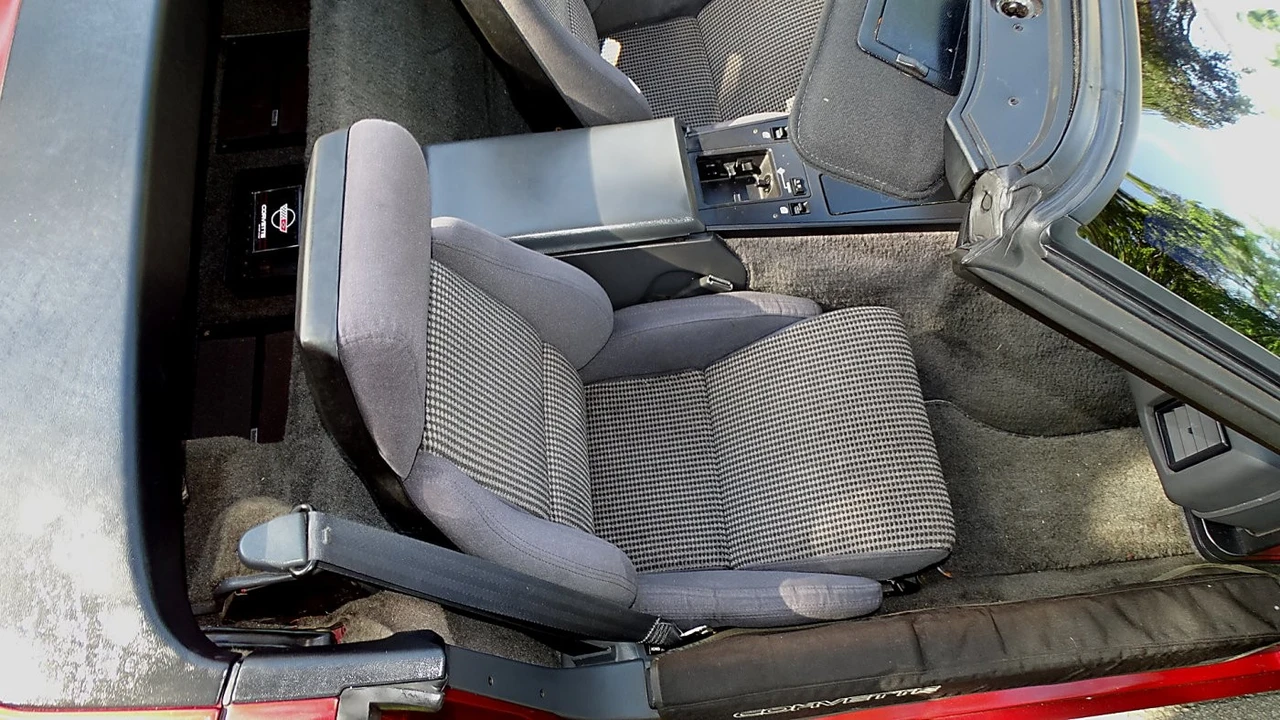 1987 Chevrolet Corvette C4 - Image 13 of 19