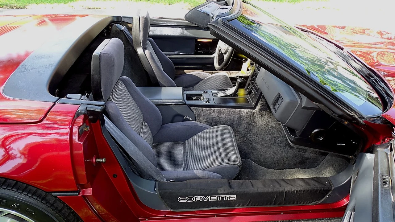 1987 Chevrolet Corvette C4 - Image 11 of 19